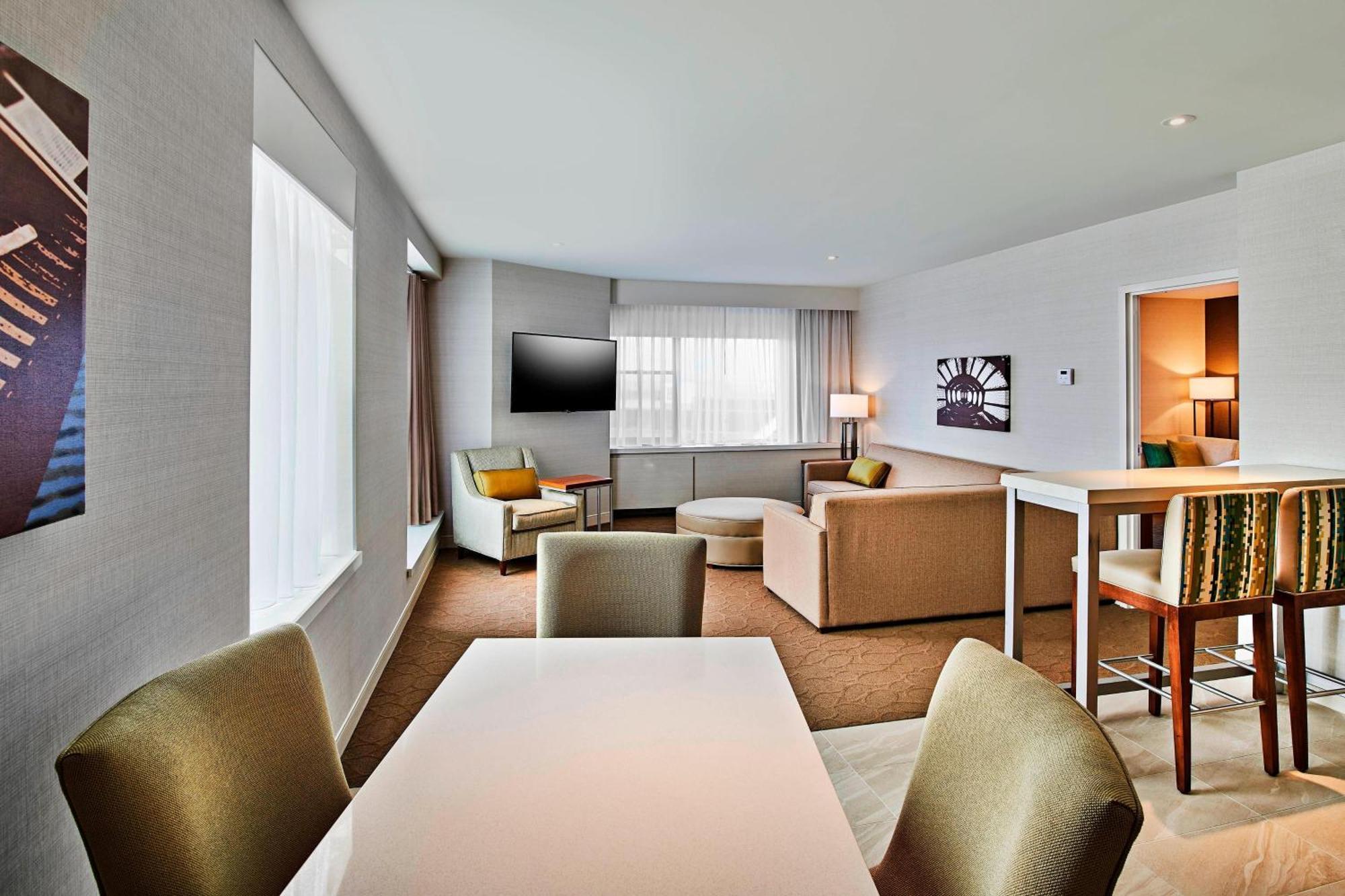 Delta Hotels By Marriott Dartmouth Bagian luar foto