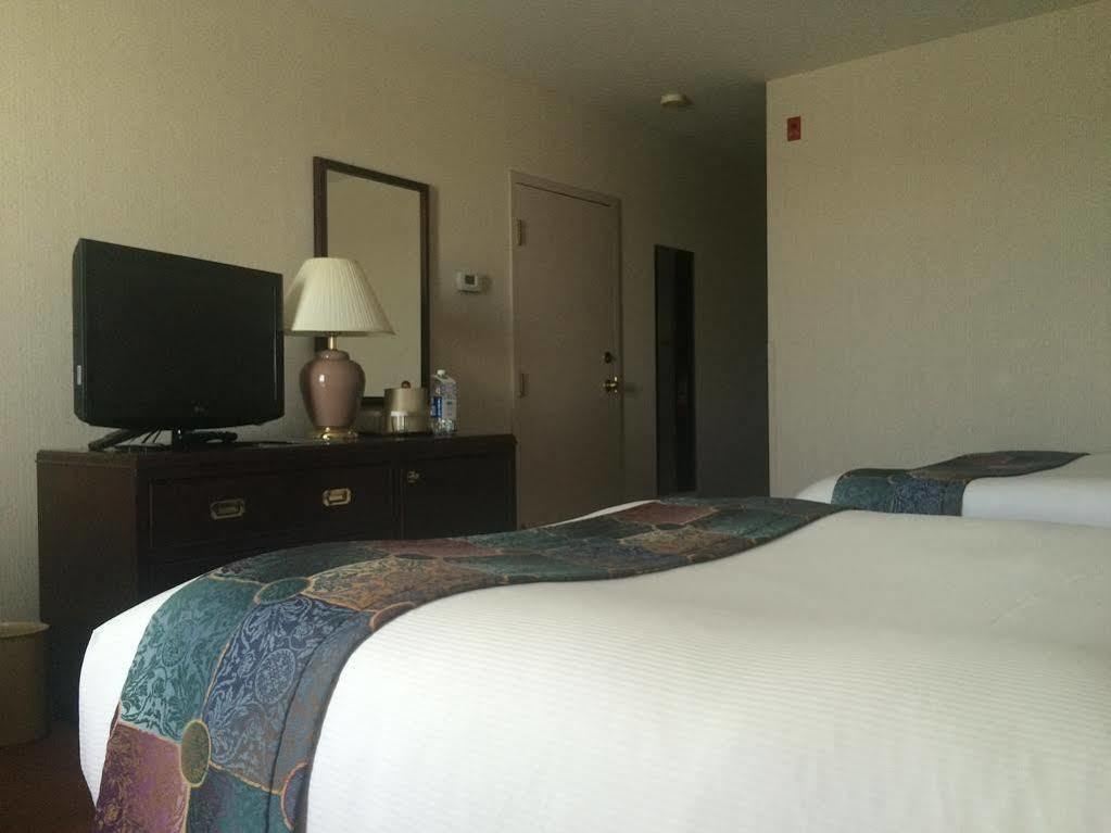 Delta Hotels By Marriott Dartmouth Bagian luar foto