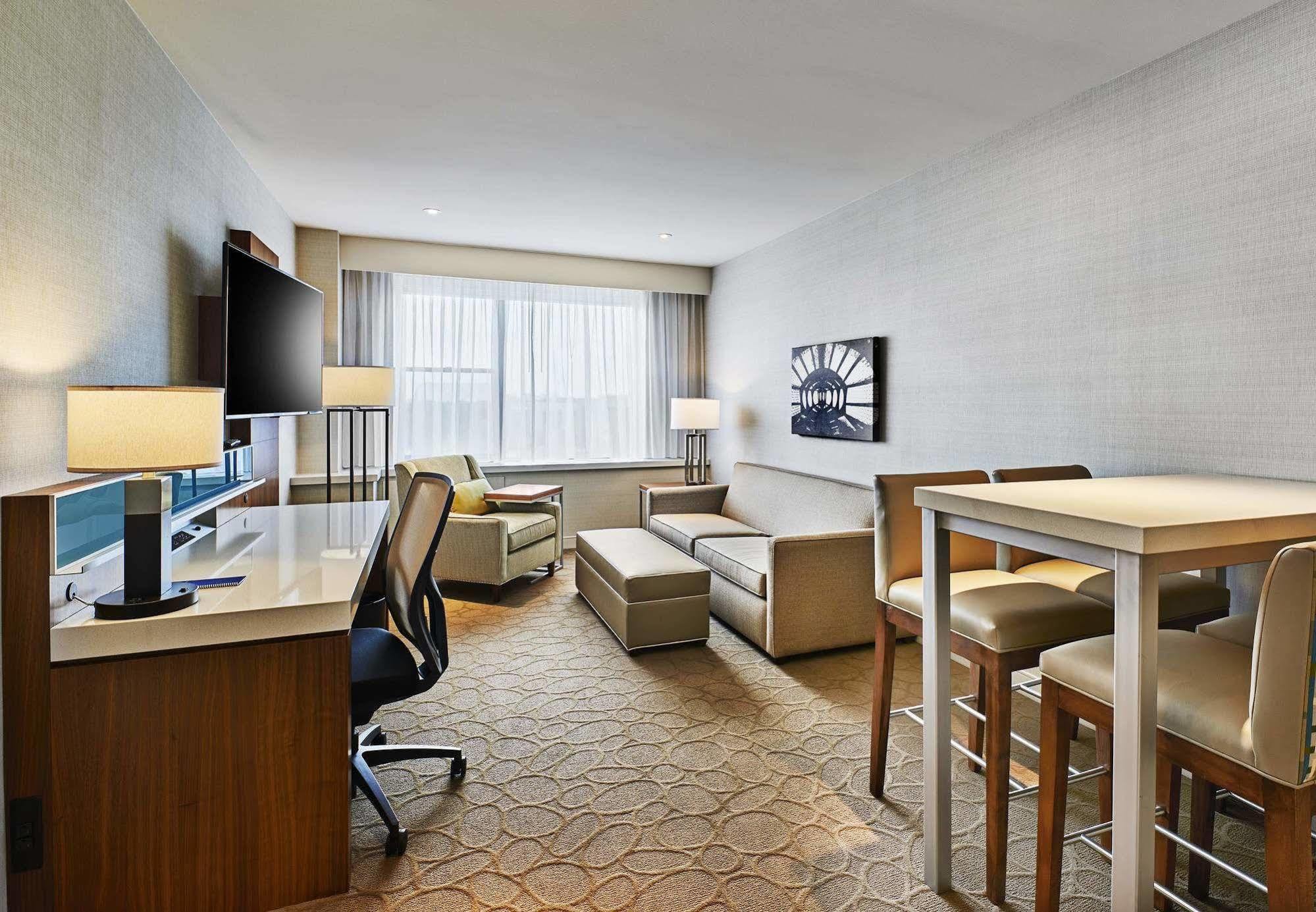 Delta Hotels By Marriott Dartmouth Bagian luar foto
