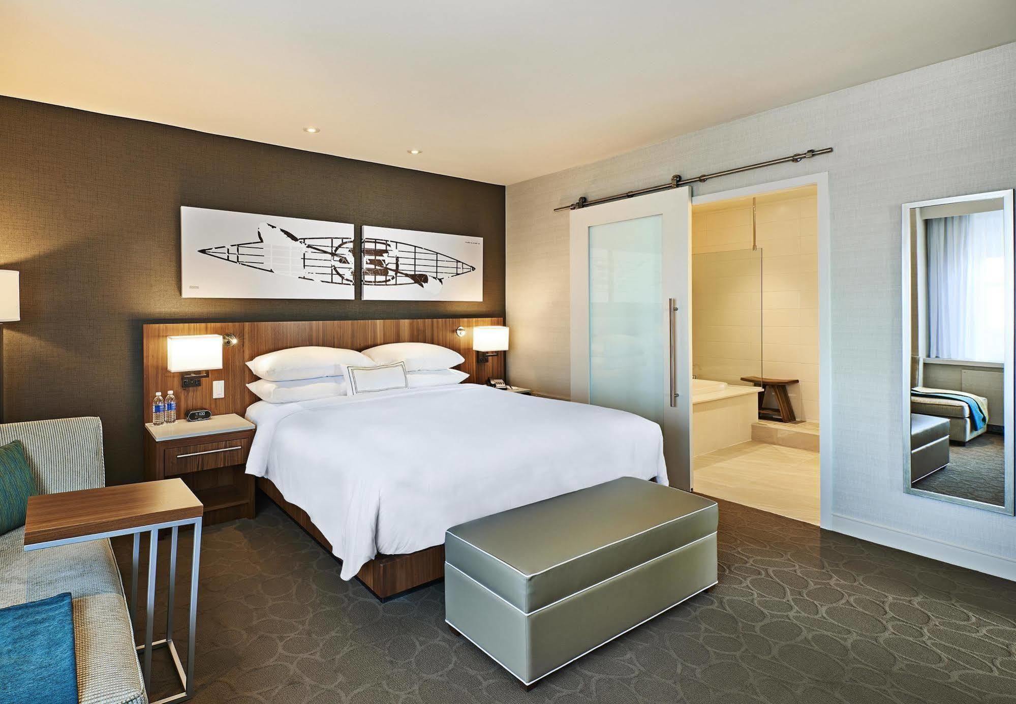 Delta Hotels By Marriott Dartmouth Bagian luar foto